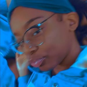 Meet your Posher, Maya